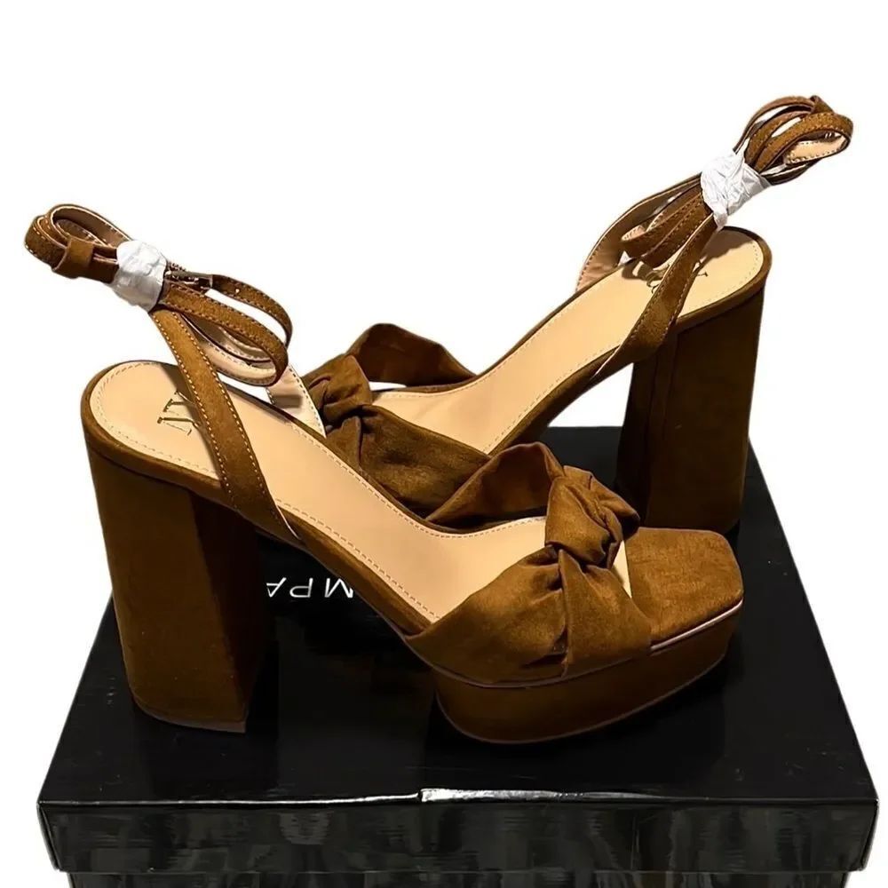 NY&Co Open-Toe Platform Sandals - Picture 2 of 8